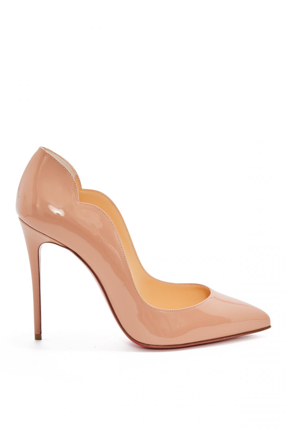 Hot Chic patent-leather pumps