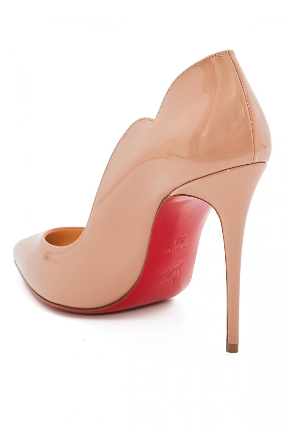 Hot Chic patent-leather pumps
