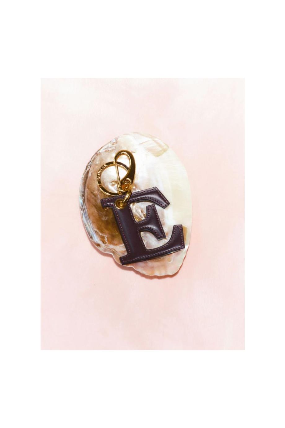 BAG CHARM LETTER E