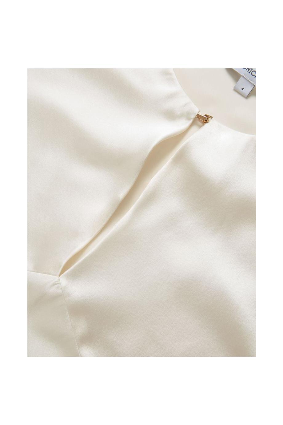 Sparrow satin top in dove 