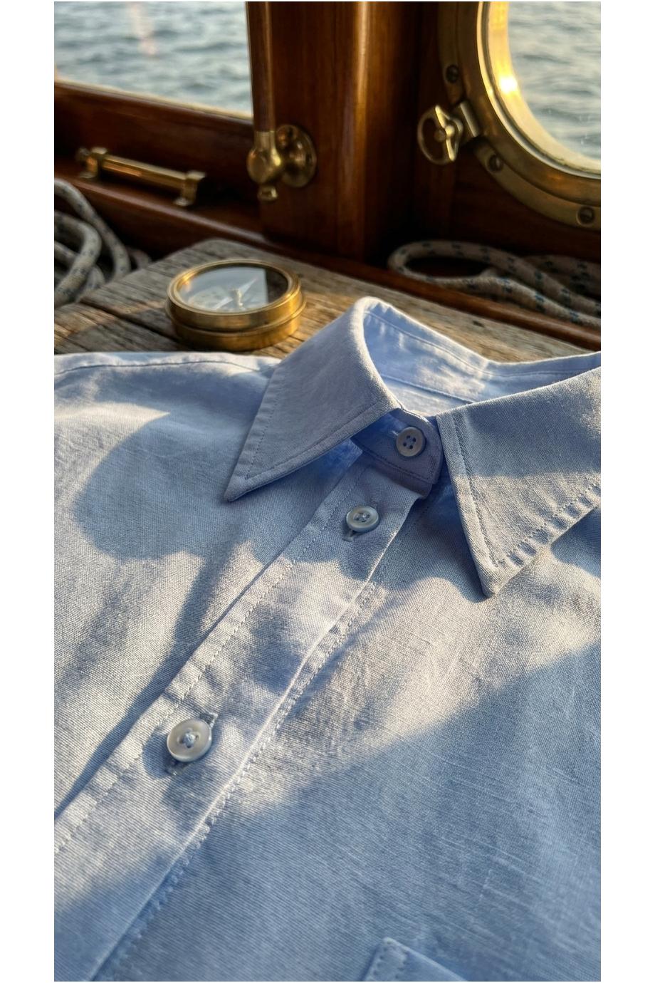 Linen shirt in light blue