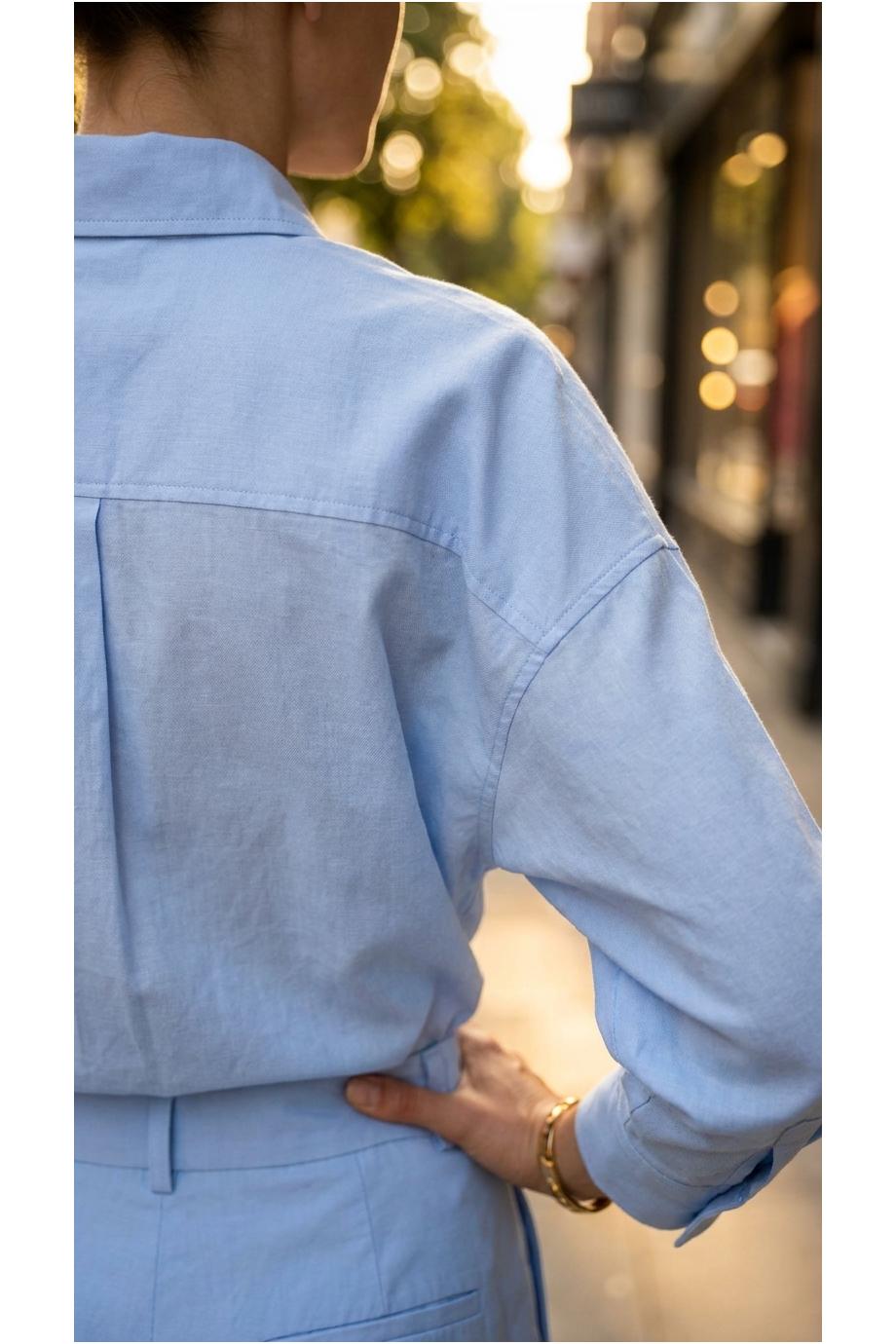 Linen shorts in blue