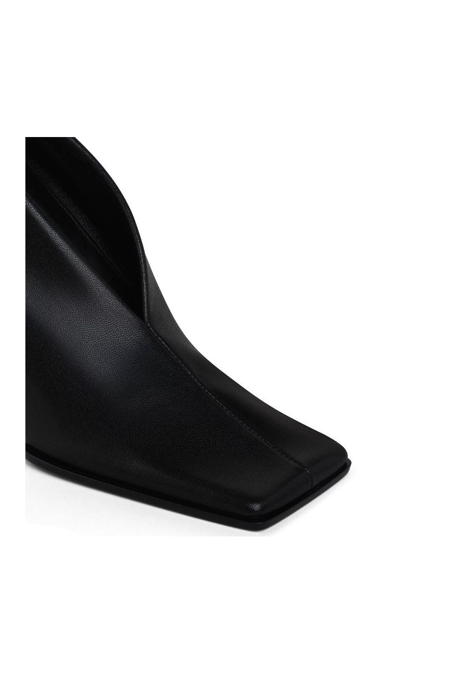Soft square 90 leather pumps in black