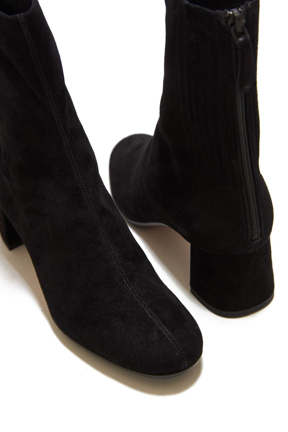 Saint Honoré 50 suede ankle boots in black