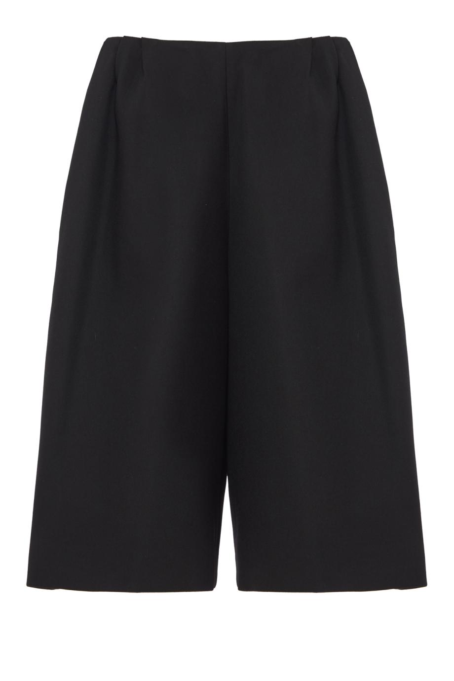 Wool pleated shorts in black