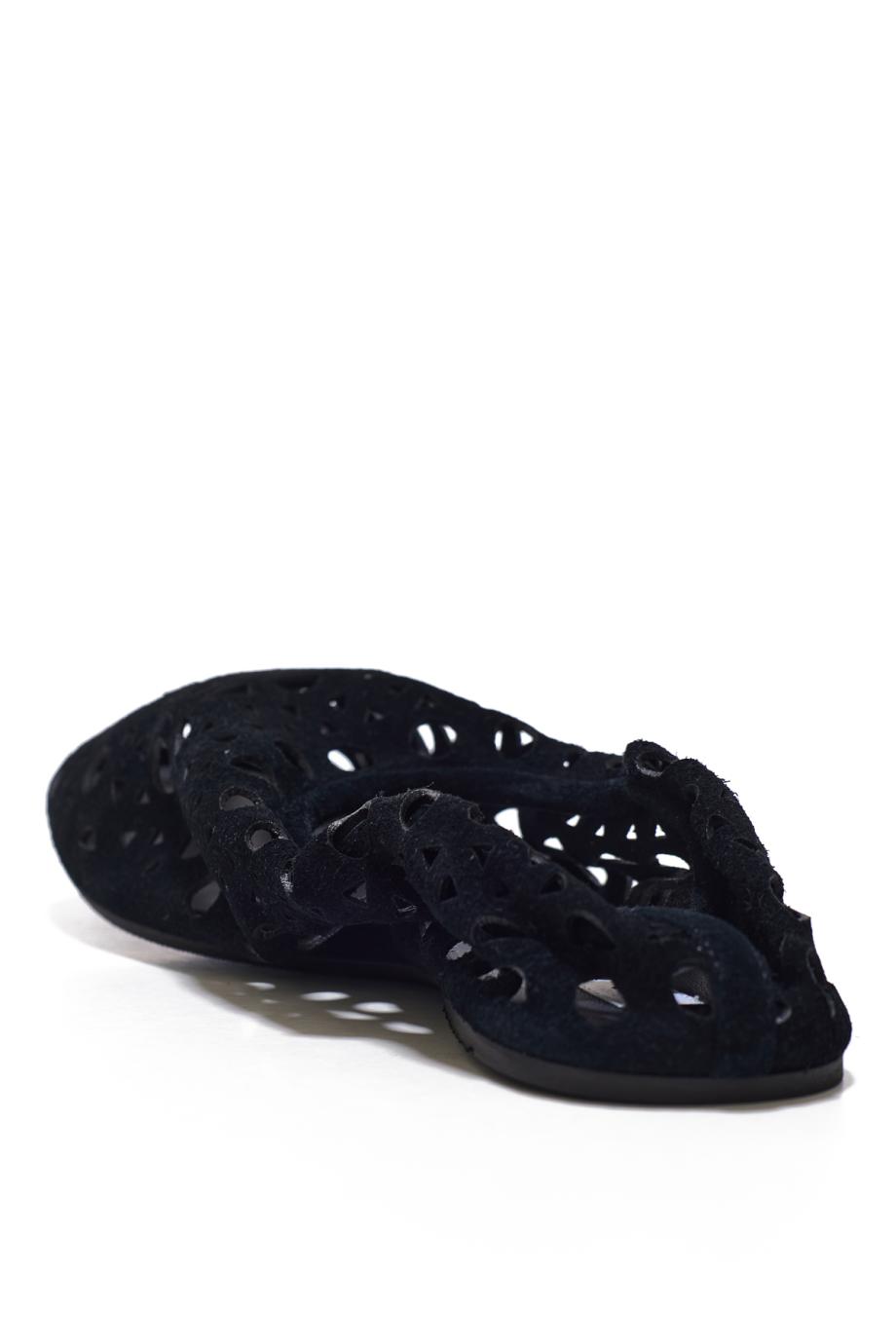 Neo Vienne suede slippers in black 