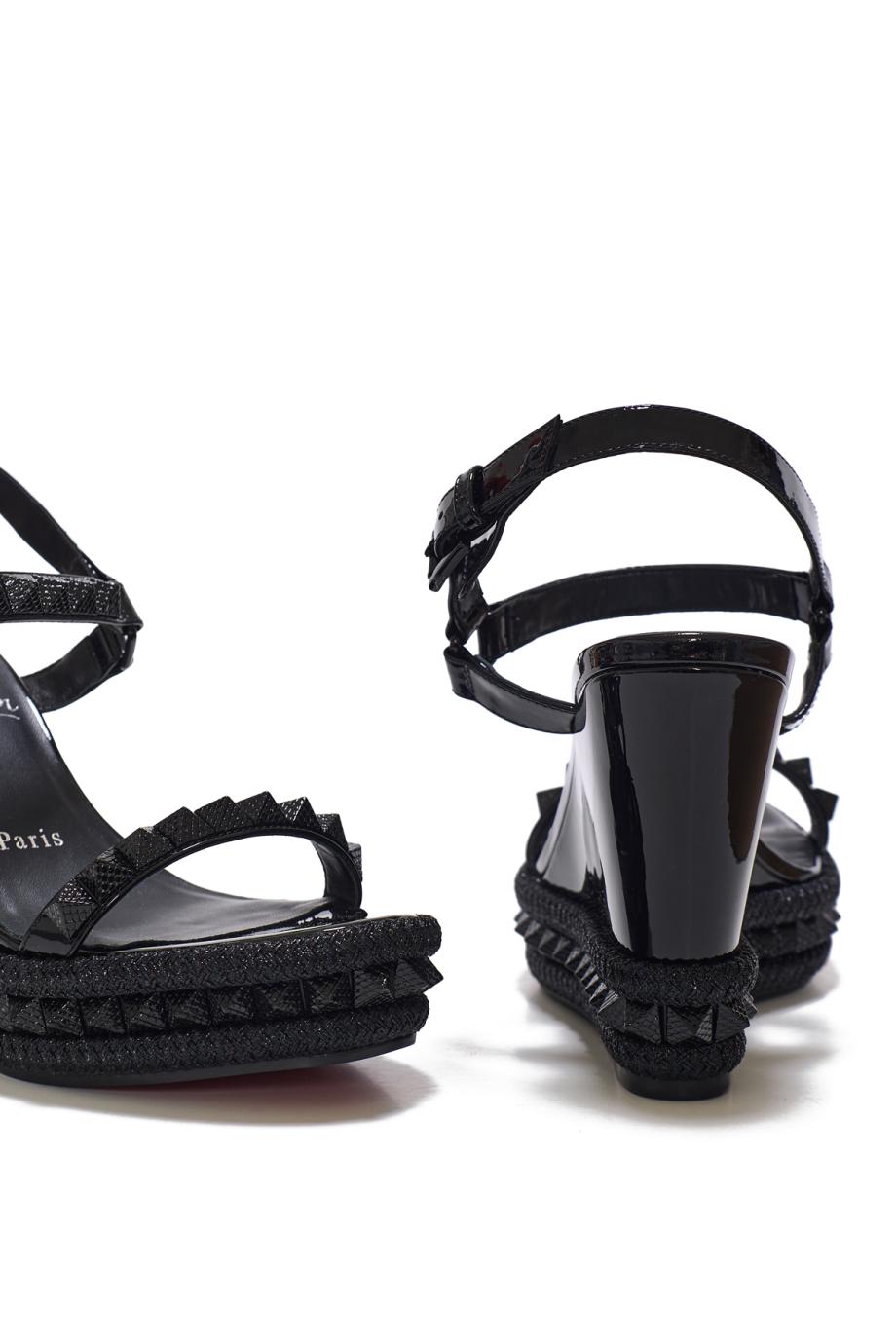 Pyra Clou 110 patent leather sandals in black
