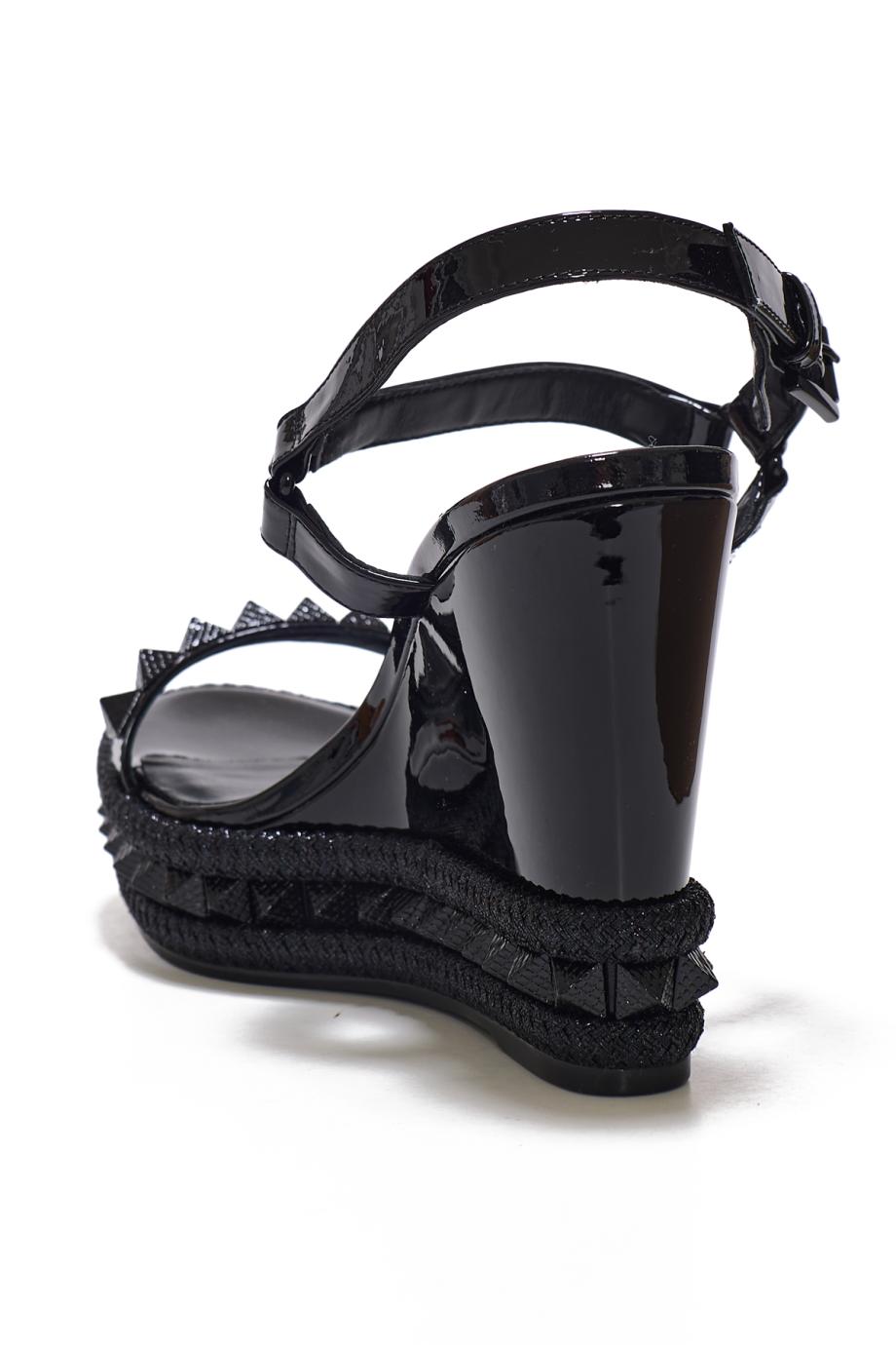 Pyra Clou 110 patent leather sandals in black