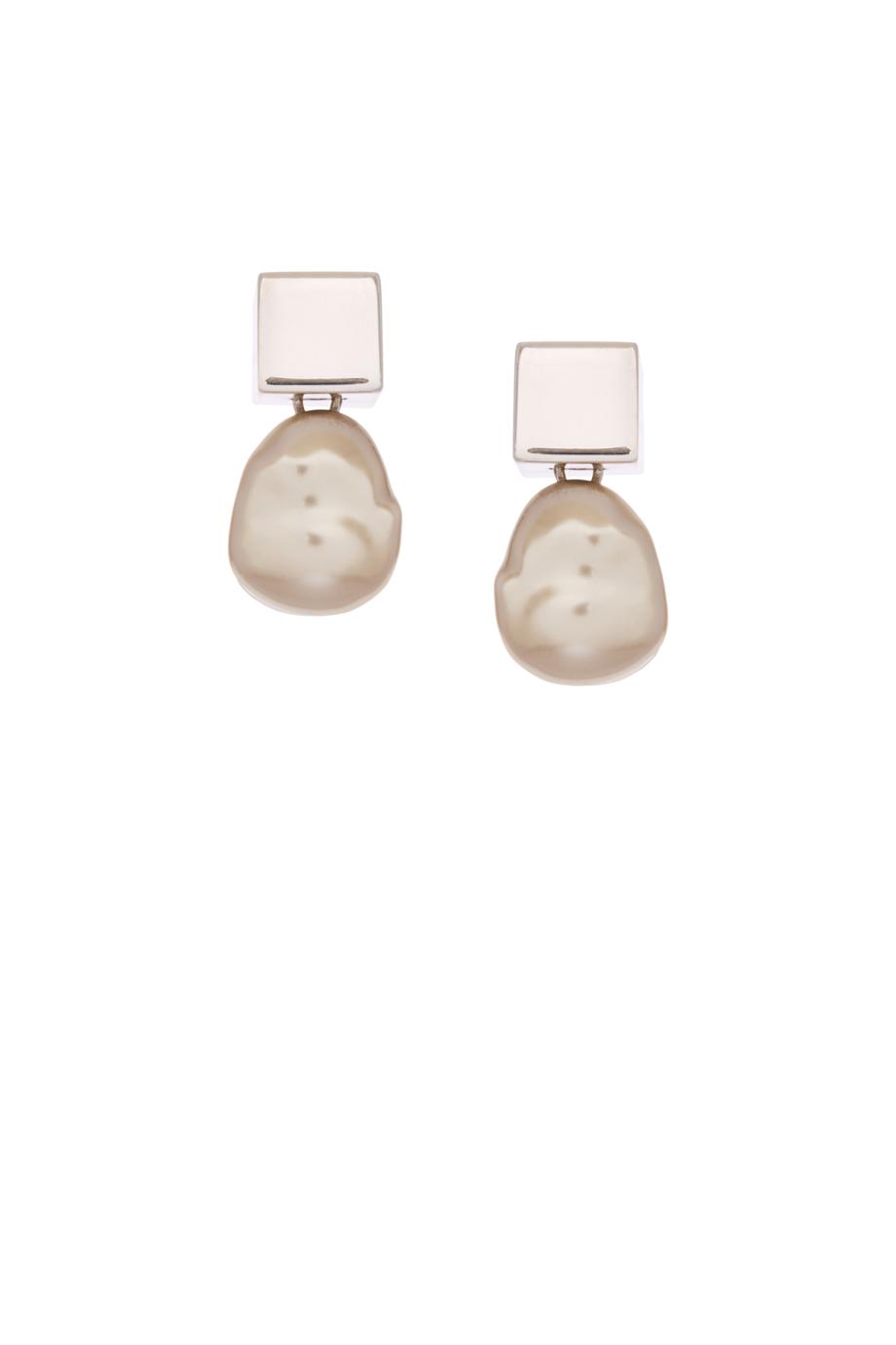 Pearl drop earrings in blush