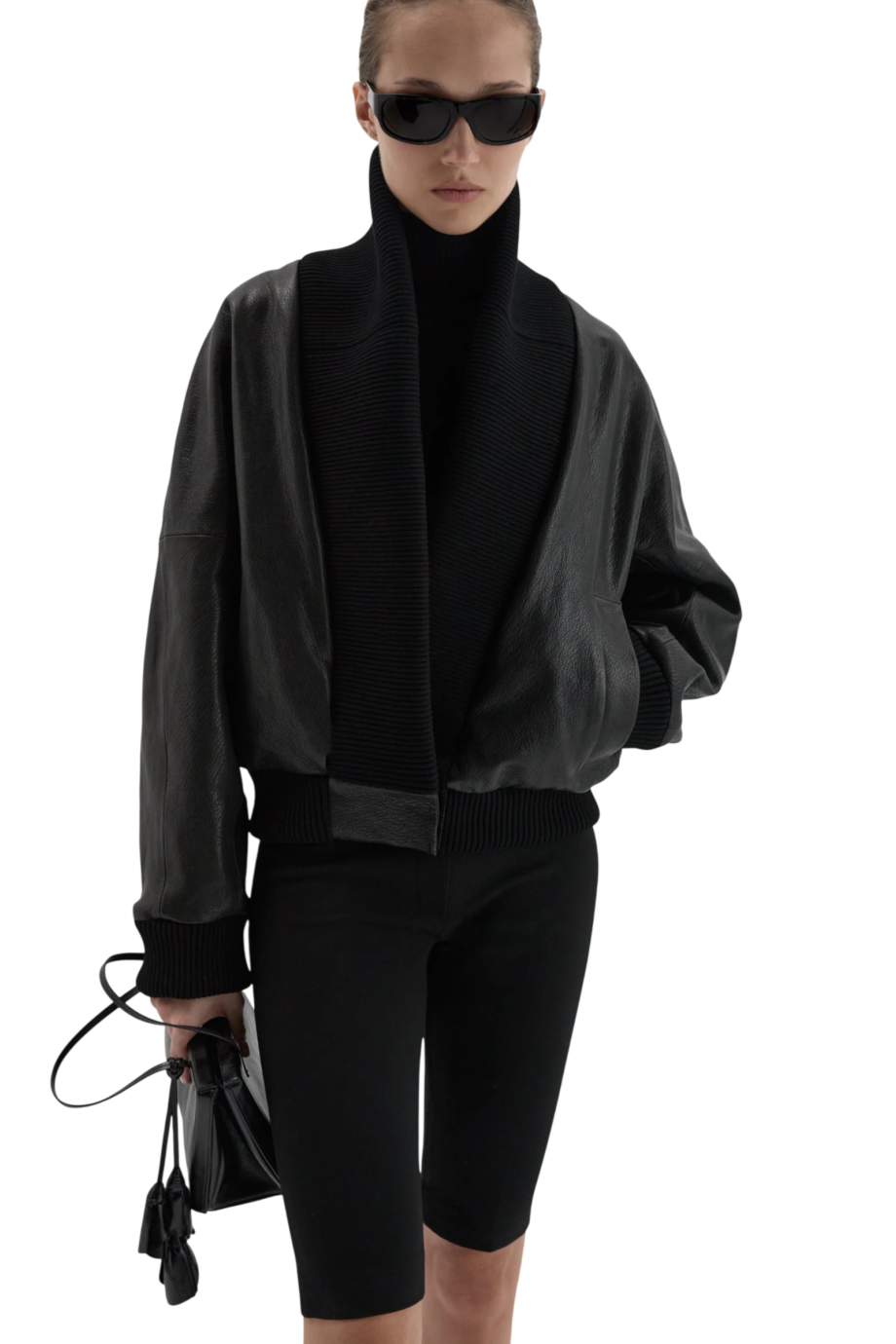 Viscose-blend capri pants in black