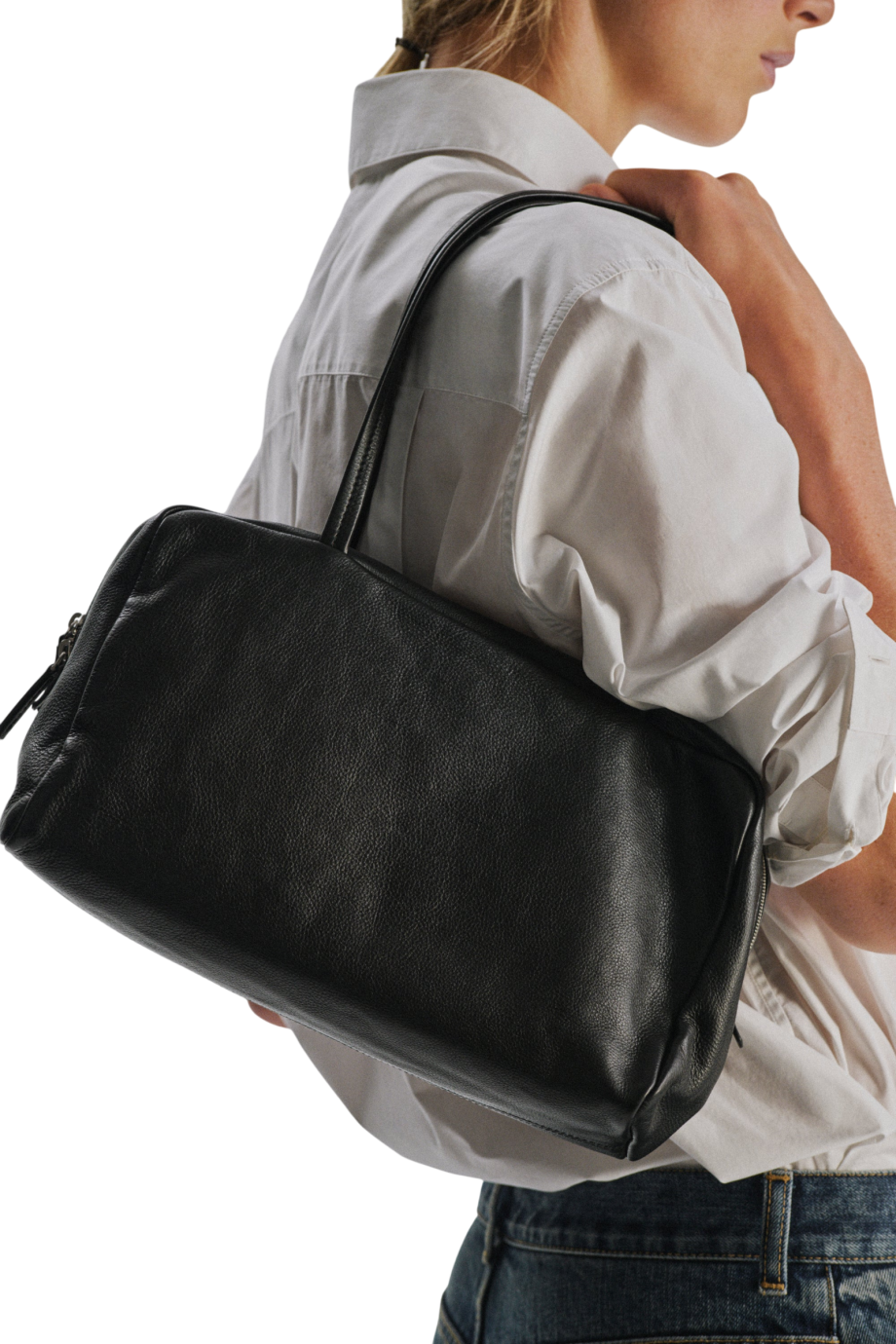 Astra Bowling waxed leather bag in black