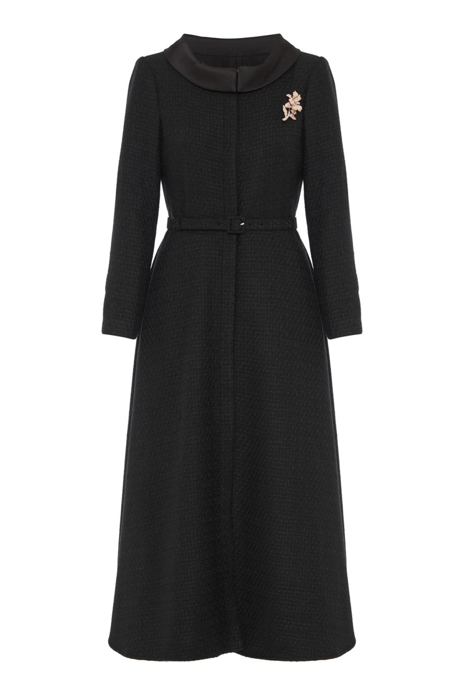 Flower-brooch boucle coat in black