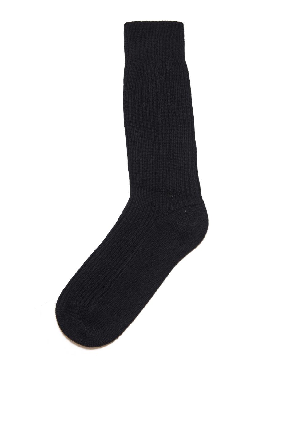 Zera ribbed cashmere socks in black