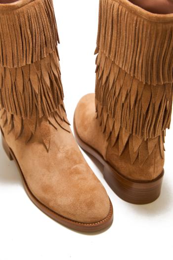 Maverick 35 fringed suede boots in camel