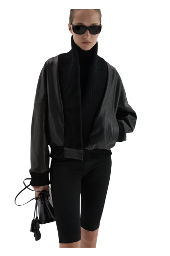 Viscose-blend capri pants in black