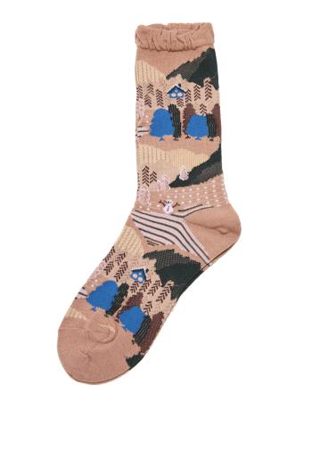 Winter scenic intarsia acrylic-blend socks in beige