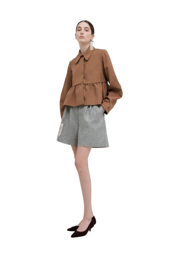 Shinobu pleated wool shorts in light grey